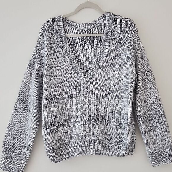 Pink Victoria's Secret Gray Heathered Knit V Back Sweater L (gl10) - Picture 3 of 7